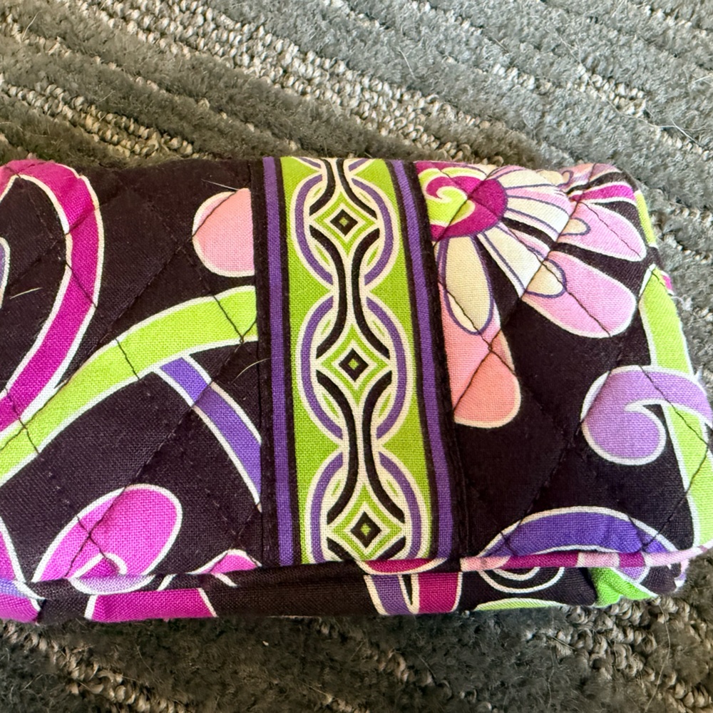 Purple Punch Vera Bradley
Compact Taxi Wallet Clutch BiFold Id Key Chain Coin